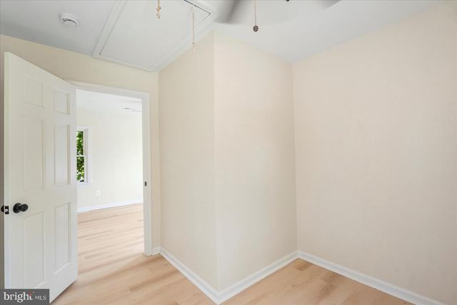 1 BEACH RD, Glen Burnie, MD 21060