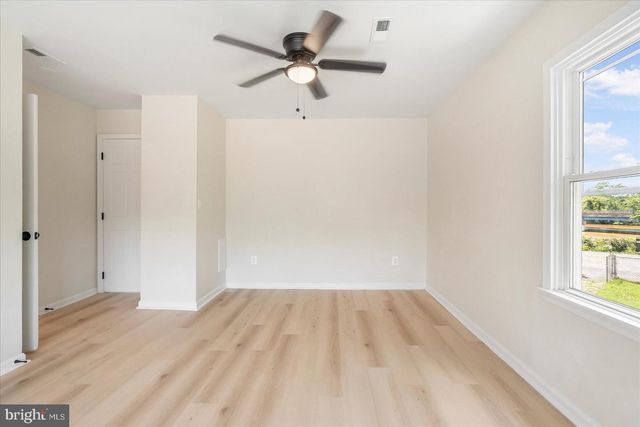 1 BEACH RD, Glen Burnie, MD 21060