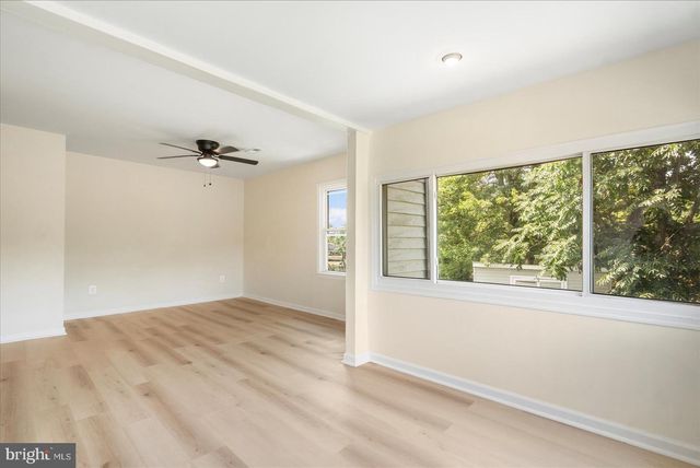 1 BEACH RD, Glen Burnie, MD 21060