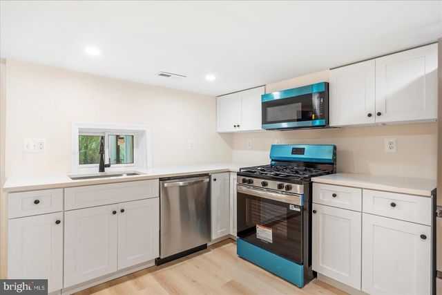 1 BEACH RD, Glen Burnie, MD 21060