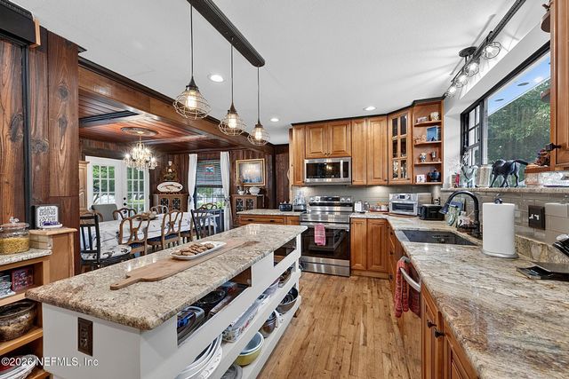 1375 CEDAR BAY Road, Jacksonville, FL 32218