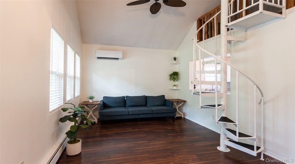 11 Huntington Road, Sound Beach, NY 11789 — photo 5
