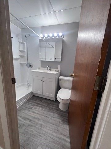 215 Chelmsford 8, Chelmsford, MA 01824