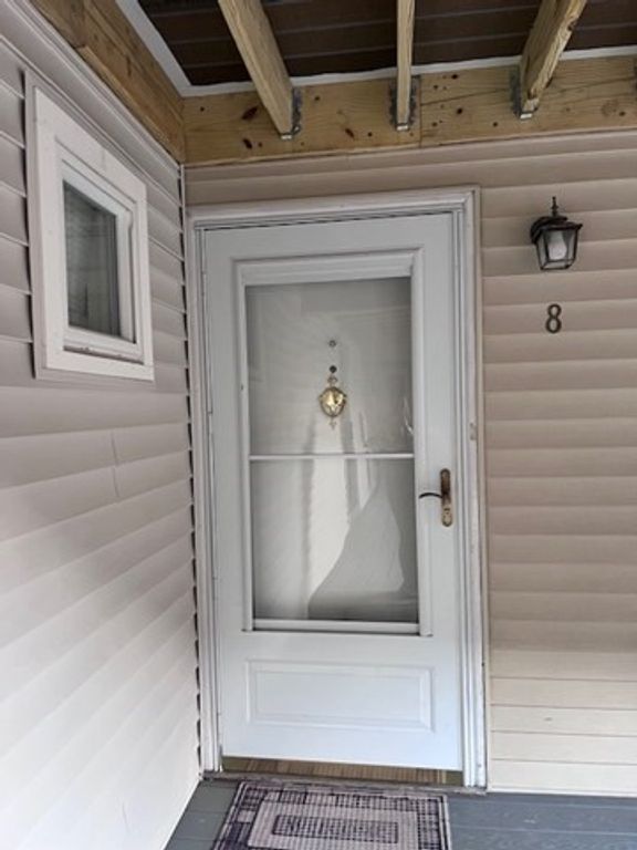 215 Chelmsford 8, Chelmsford, MA 01824