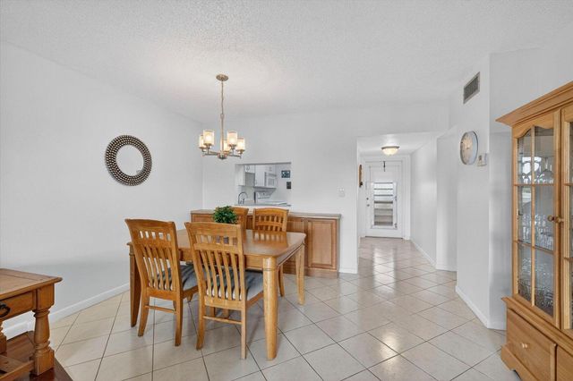 7787 Golf Circle Drive 310-k, Margate, FL 33063