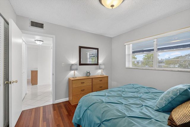 7787 Golf Circle Drive 310-k, Margate, FL 33063