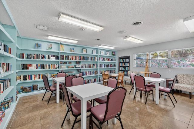 7787 Golf Circle Drive 310-k, Margate, FL 33063