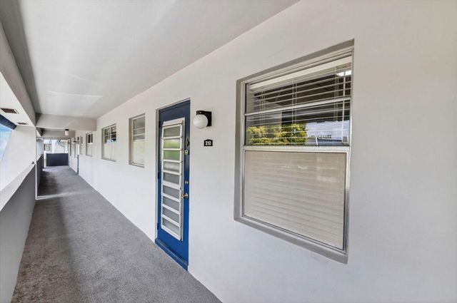 7787 Golf Circle Drive 310-k, Margate, FL 33063