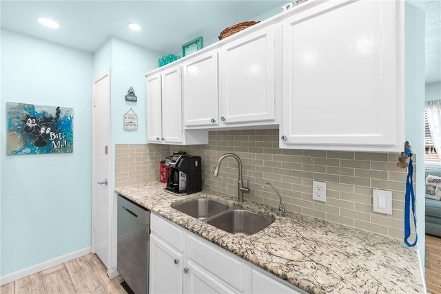 15421 Seamount Cay Ct 202, Corpus Christi, TX 78418