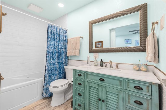 15421 Seamount Cay Ct 202, Corpus Christi, TX 78418