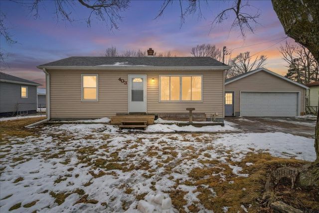 403 1St Street, Washburn, IA 50702