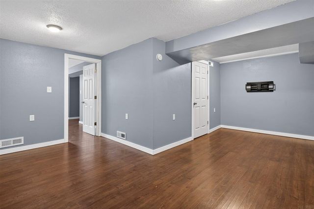 403 1St Street, Washburn, IA 50702