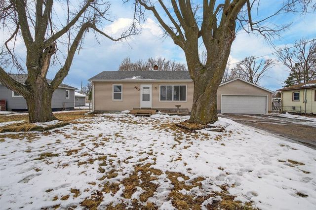 403 1St Street, Washburn, IA 50702