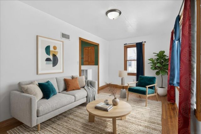 403 1St Street, Washburn, IA 50702