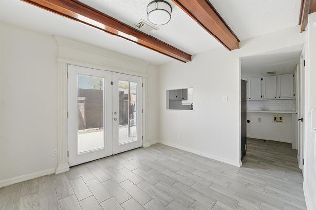 1512 S 8th Street, La Porte, TX 77571