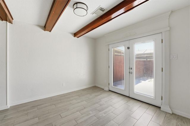 1512 S 8th Street, La Porte, TX 77571