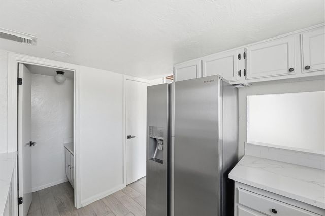 1512 S 8th Street, La Porte, TX 77571