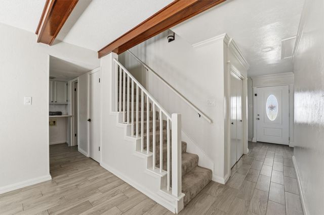 1512 S 8th Street, La Porte, TX 77571