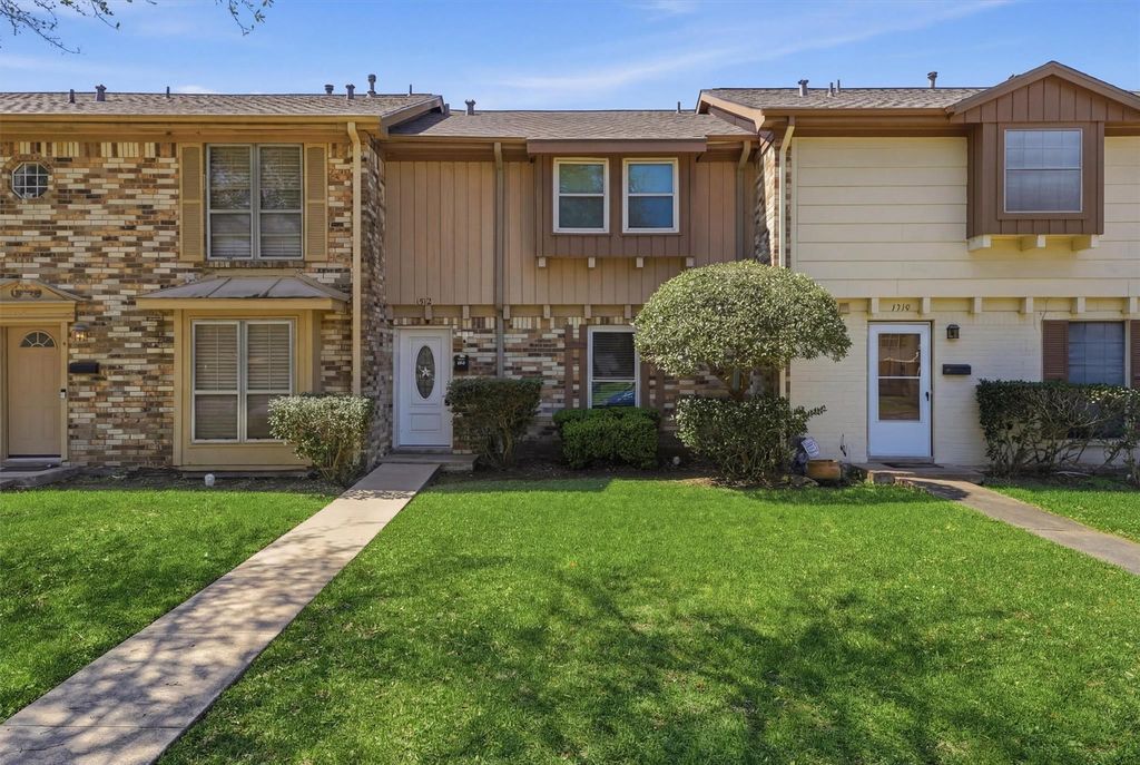 1512 S 8th Street, La Porte, TX 77571