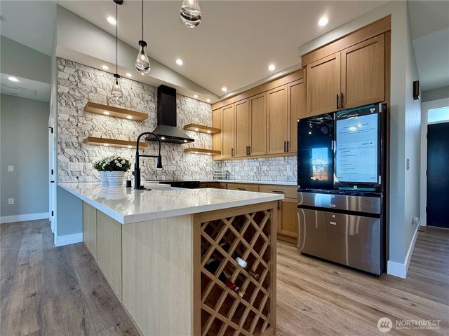 994 Alida Court SE, Ocean Shores, WA 98569