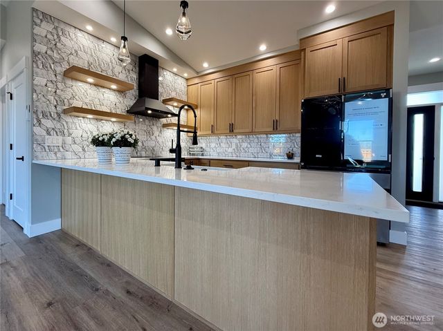 994 Alida Court SE, Ocean Shores, WA 98569