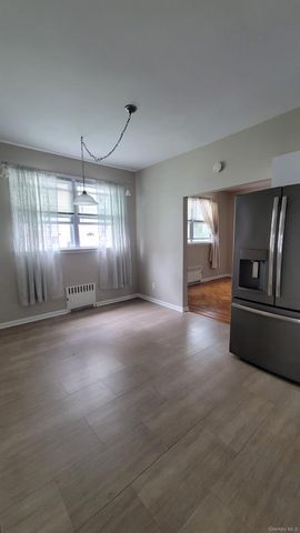 182 Lowell Avenue, Floral Park, NY 11001