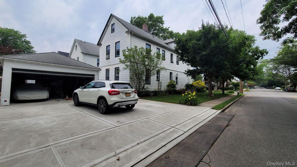 182 Lowell Avenue, Floral Park, NY 11001