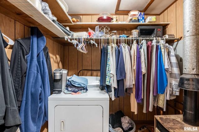 800 W 11TH Street, Johnston City, IL 62951