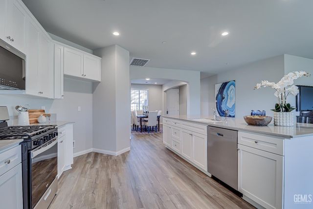 4615 Seedling Way, Bakersfield, CA 93306