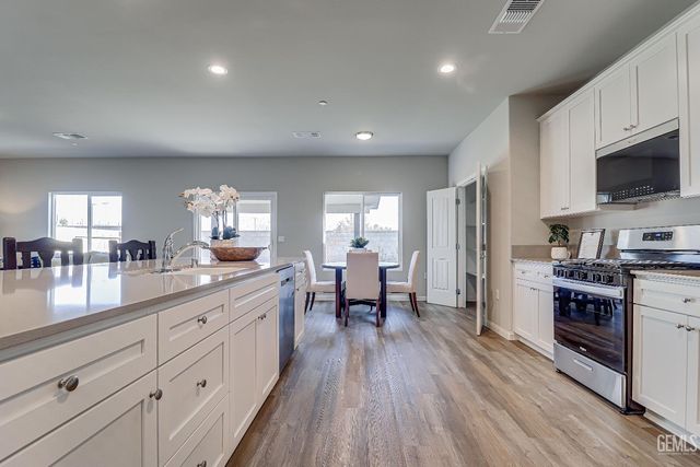 4615 Seedling Way, Bakersfield, CA 93306