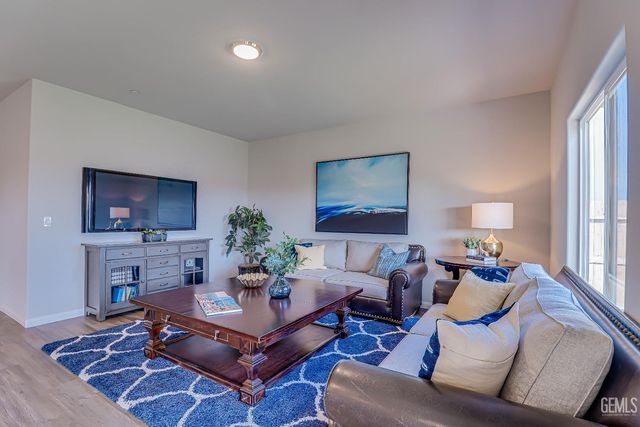 4615 Seedling Way, Bakersfield, CA 93306