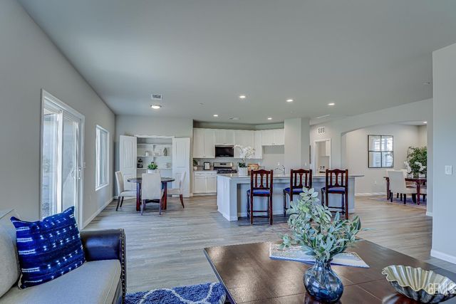 4615 Seedling Way, Bakersfield, CA 93306