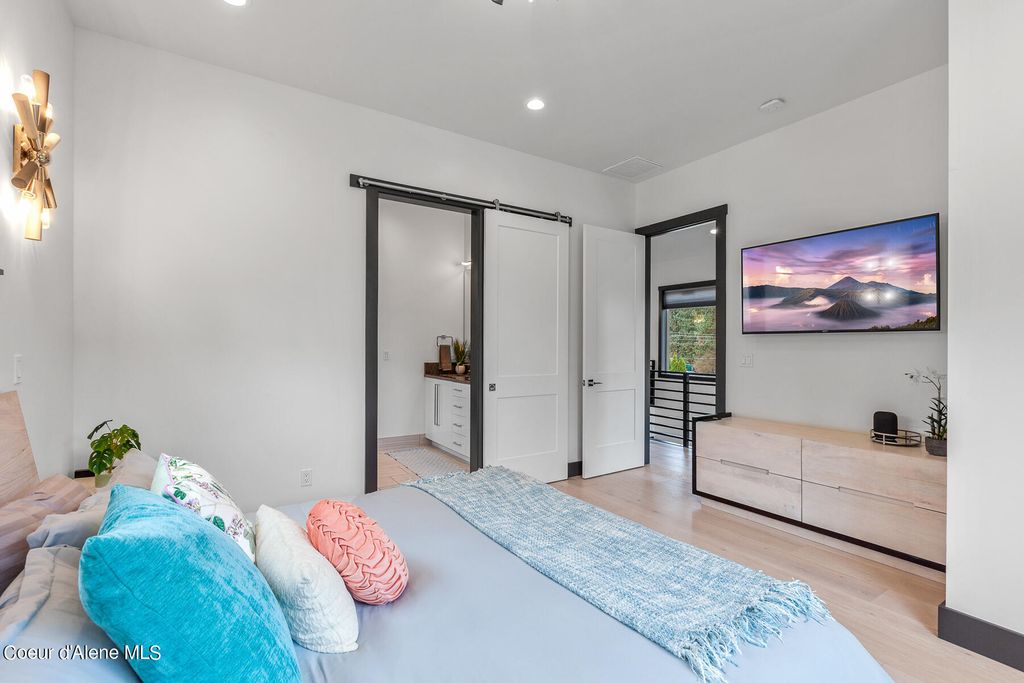 214 S 21ST ST, Coeur d'Alene, ID 83814 photo 26