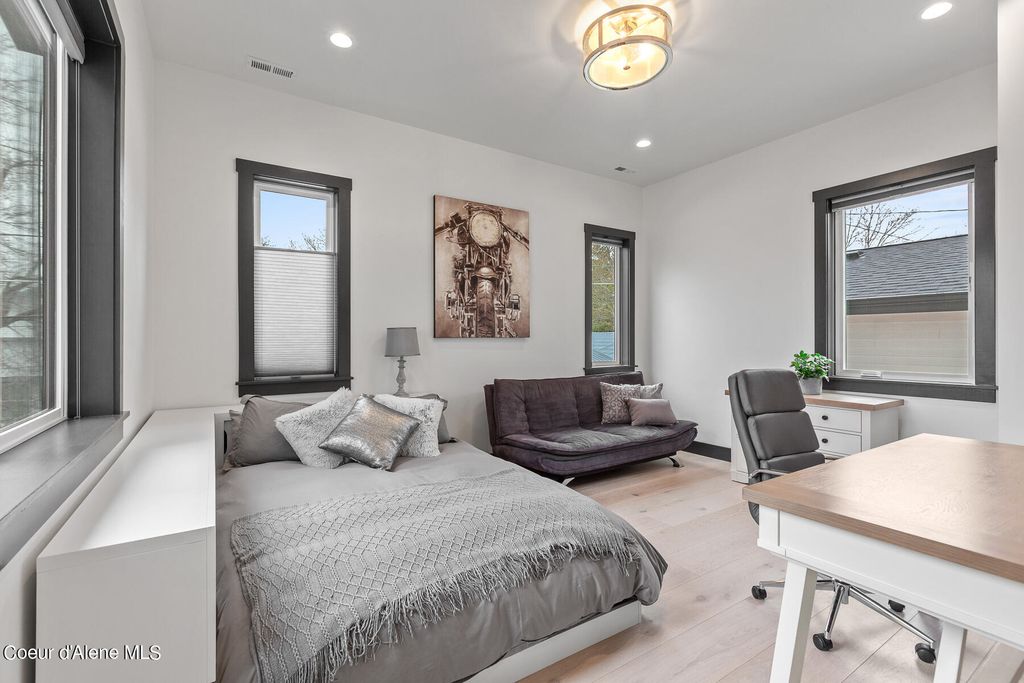 214 S 21ST ST, Coeur d'Alene, ID 83814 photo 31