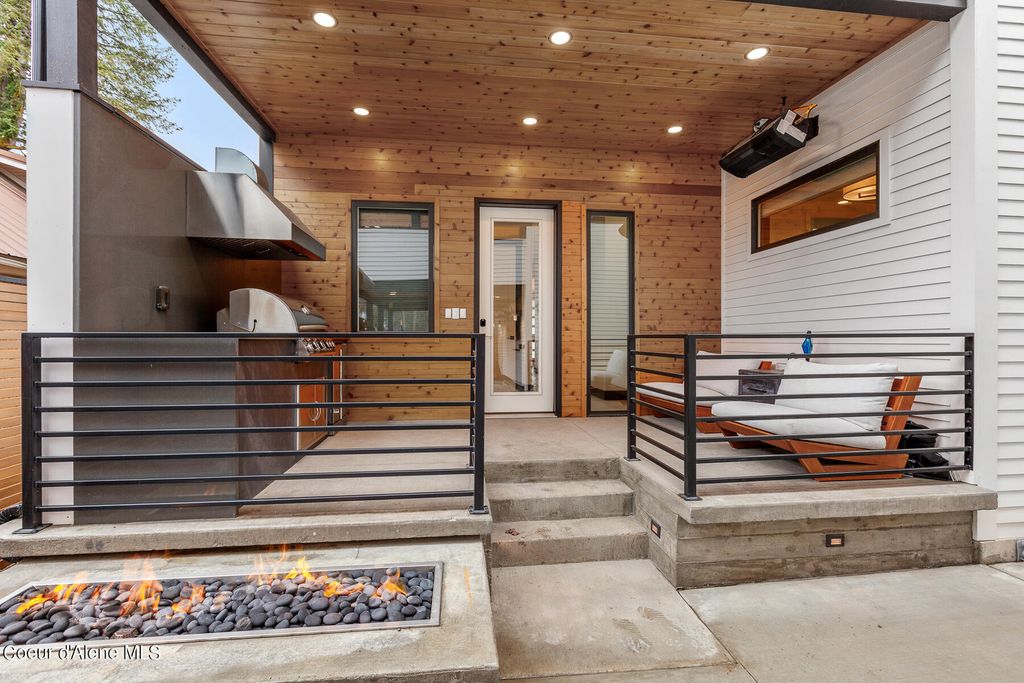 214 S 21ST ST, Coeur d'Alene, ID 83814 photo 49