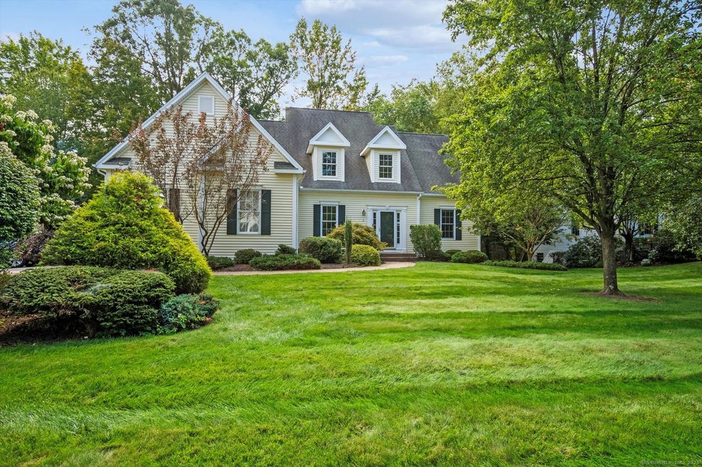 2 Muirfield Lane 2, Avon, CT 06001