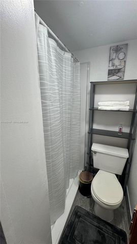 601 NE 4th Ct 7A, Hallandale Beach, FL 33009