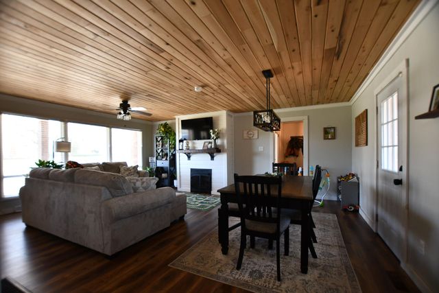 414 Riddell Court, Irvine, KY 40336