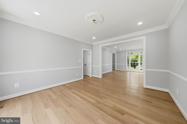 2053 GEORGE WASHINGTON RD, Vienna, VA 22182