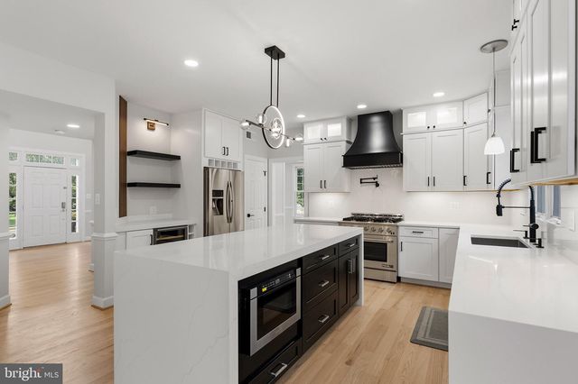 2053 GEORGE WASHINGTON RD, Vienna, VA 22182