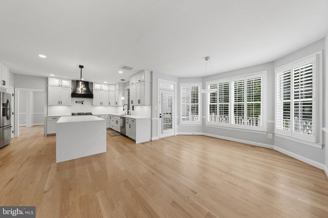 2053 GEORGE WASHINGTON RD, Vienna, VA 22182