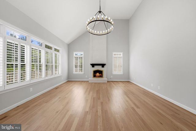 2053 GEORGE WASHINGTON RD, Vienna, VA 22182