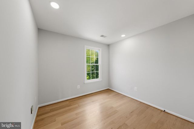 2053 GEORGE WASHINGTON RD, Vienna, VA 22182