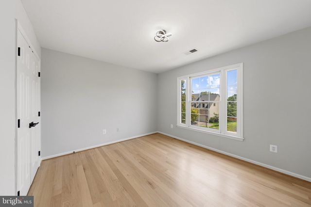 2053 GEORGE WASHINGTON RD, Vienna, VA 22182