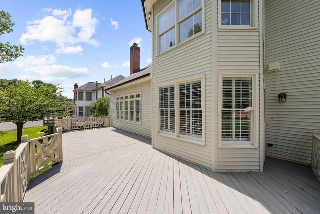 2053 GEORGE WASHINGTON RD, Vienna, VA 22182