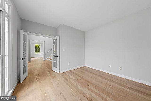 2053 GEORGE WASHINGTON RD, Vienna, VA 22182