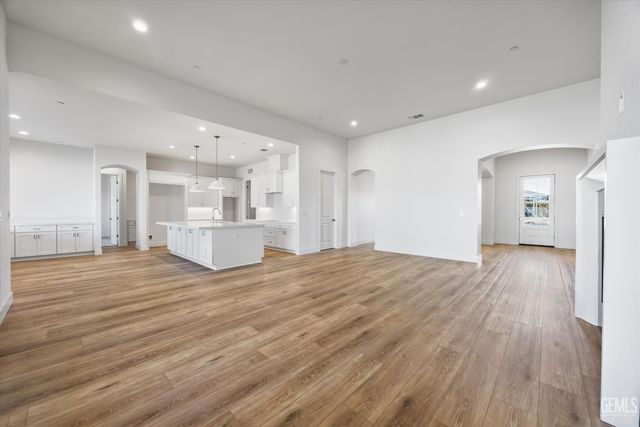 13507 Velma Pearl Way, Bakersfield, CA 93314