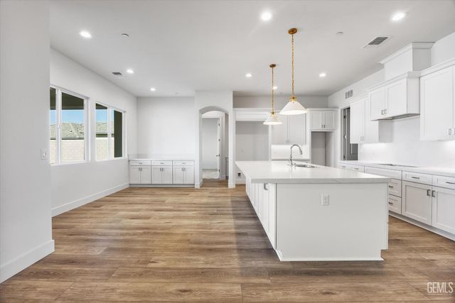 13507 Velma Pearl Way, Bakersfield, CA 93314