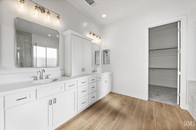 13507 Velma Pearl Way, Bakersfield, CA 93314