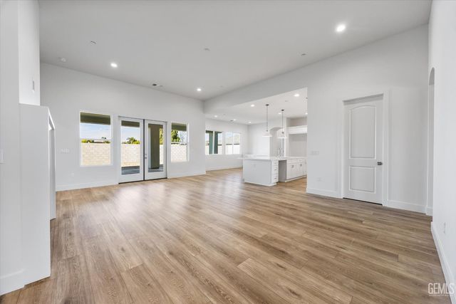 13507 Velma Pearl Way, Bakersfield, CA 93314
